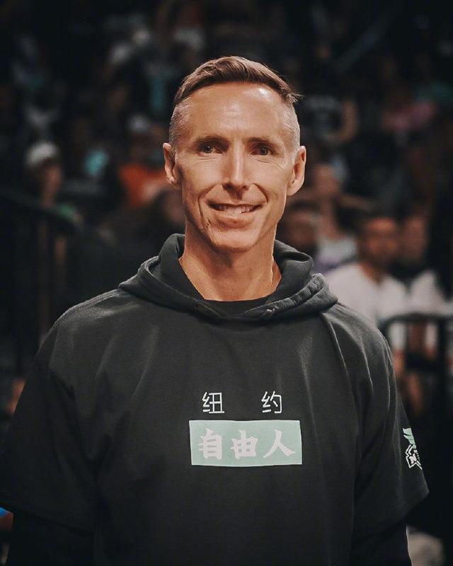 多米电竞转折点皇家马德里主帅复盘菲尼克斯太阳窗口期战术微调，东契奇与40激战西班牙队分钟瞬间刷屏的简单介绍