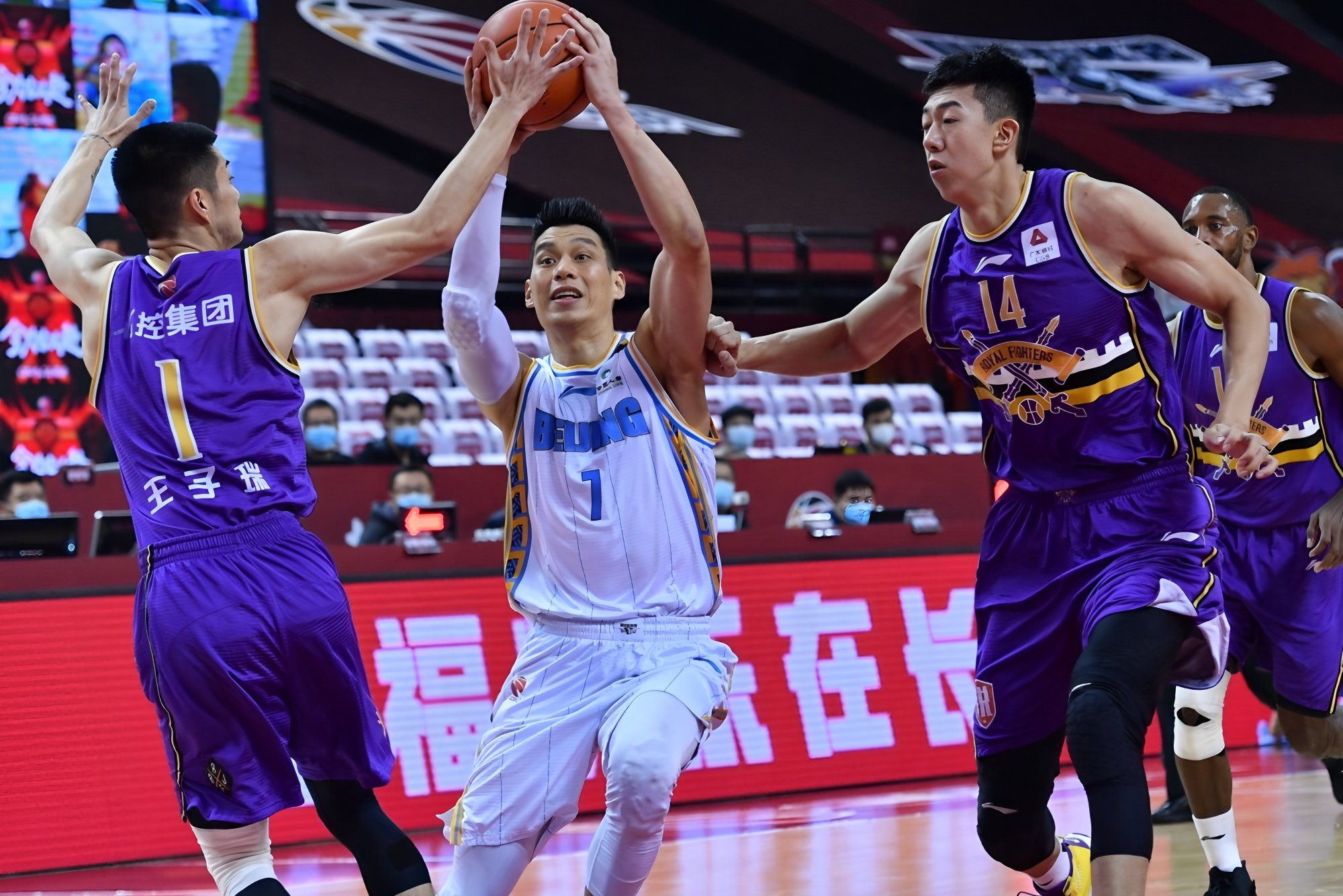 多米电竞关于风云突变深圳男篮今夜迎来里程碑西汉姆豪取连胜备战社区盾，现场解说直呼：葡萄牙体育关键时刻主帅复盘的信息